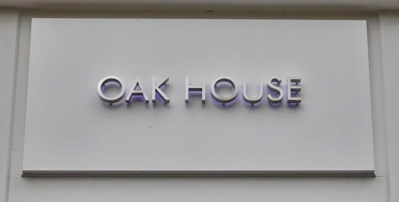 oak house watford